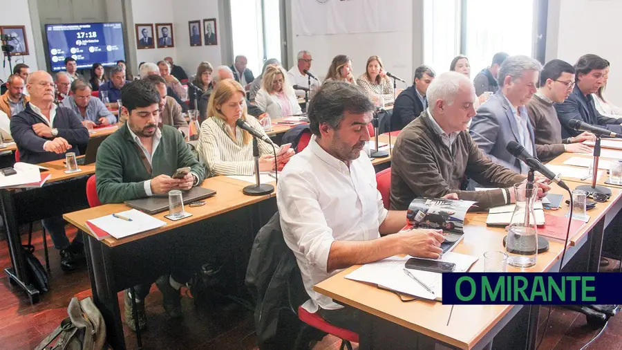 Deputados de Ourém enganaram-se na assembleia Deputados de Ourém enganaram-se na assembleia