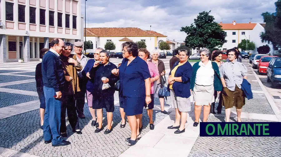 Advogado João Cardador, temido e odiado no Bairro 1º de Maio, quer ser presidente da assembleia municipal da Chamusca Advogado João Cardador, temido e odiado no Bairro 1º de Maio, quer ser presidente da assembleia municipal da Chamusca