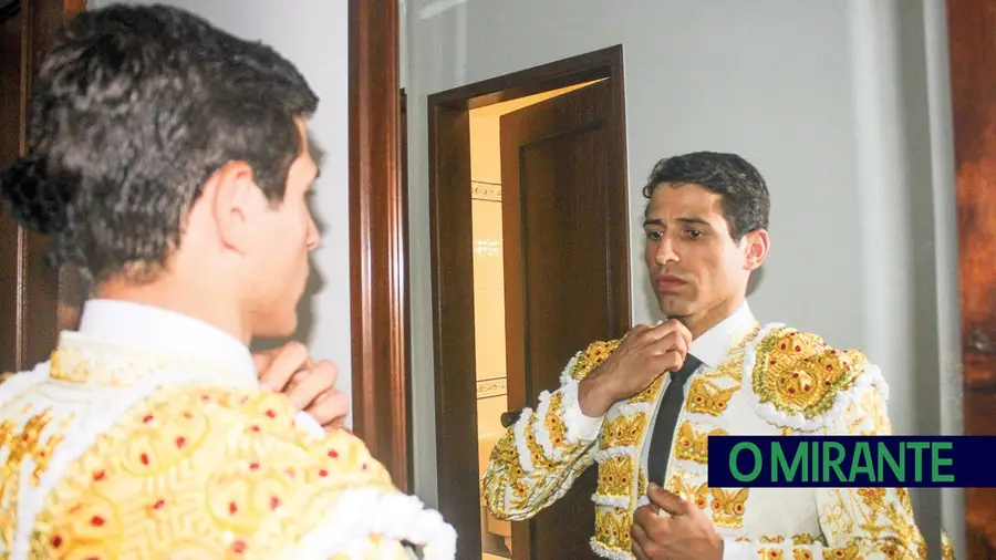 Toureiro Diogo Peseiro regressou a Almeirim para se estrear já com a alternativa Toureiro Diogo Peseiro regressou a Almeirim para se estrear já com a alternativa