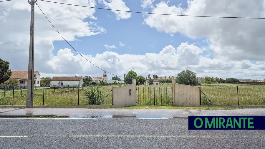 Construção de complexo comunitário com fins religiosos abre polémica em Samora Correia Construção de complexo comunitário com fins religiosos abre polémica em Samora Correia