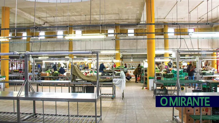Mau estado do Mercado de Torres Novas continua a suscitar críticas Mau estado do Mercado de Torres Novas continua a suscitar críticas
