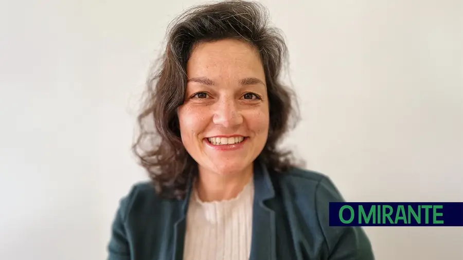 Enfermeira Patrícia Costa é candidata à presidência da Junta de Freguesia da Carregueira Enfermeira Patrícia Costa é candidata à presidência da Junta de Freguesia da Carregueira