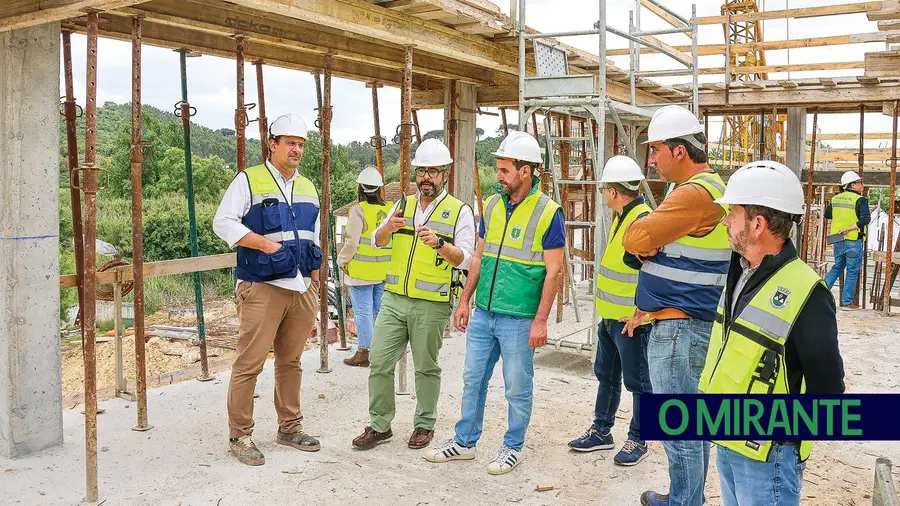 Casa Poeta Ruy Belo ruiu e está a ser construída uma casa museu de raiz Casa Poeta Ruy Belo ruiu e está a ser construída uma casa museu de raiz