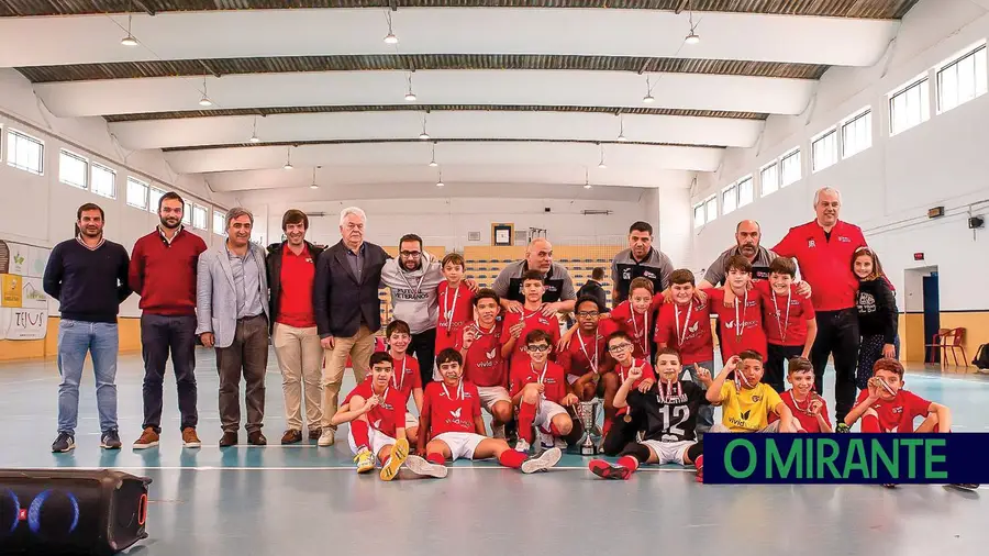 Infantis da Casa do Benfica da Golegã vencem campeonato distrital Infantis da Casa do Benfica da Golegã vencem campeonato distrital