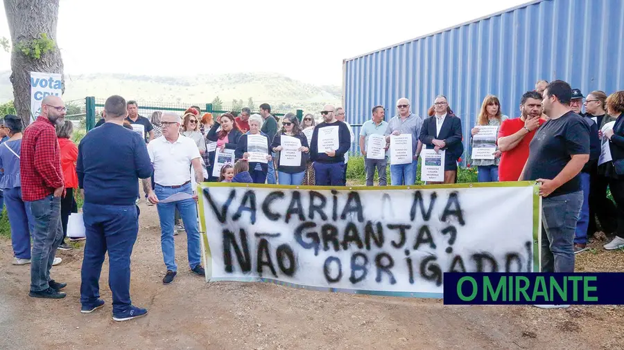Granja em pé de guerra contra vacaria às portas da aldeia Granja em pé de guerra contra vacaria às portas da aldeia