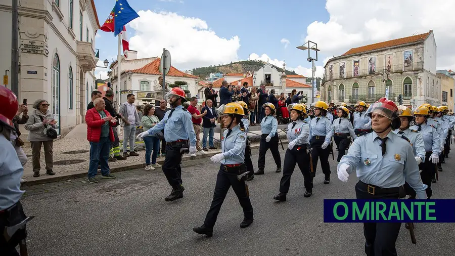 Vila Franca de Xira celebrou Dia Municipal do Bombeiro com homenagem às corporações Vila Franca de Xira celebrou Dia Municipal do Bombeiro com homenagem às corporações