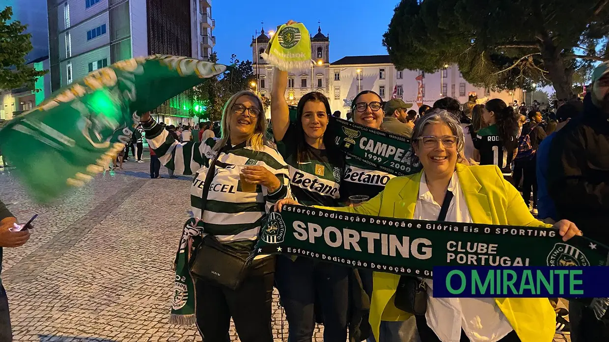 Adeptos do Sporting festejam bicampeonato em Santarém