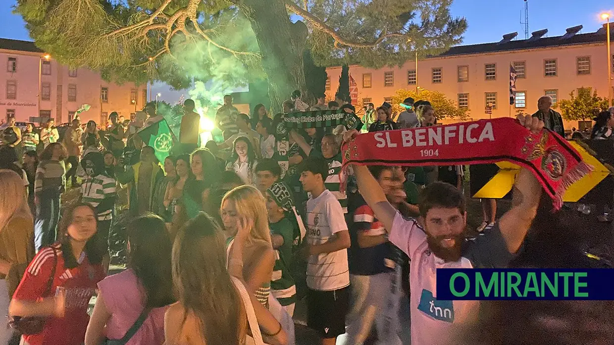 Adeptos do Sporting festejam bicampeonato em Santarém