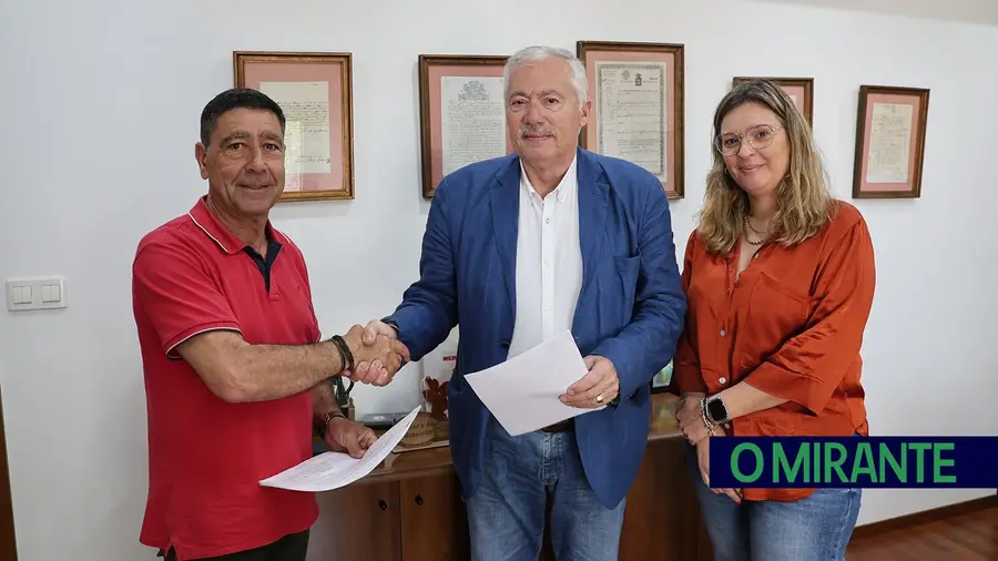 Antiga Escola Primária de Casais da Lagoa vai voltar a encher-se de crianças Antiga Escola Primária de Casais da Lagoa vai voltar a encher-se de crianças