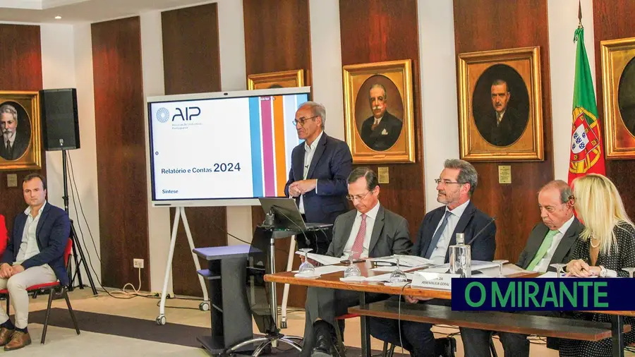 Contas da AIP aprovadas por unanimidade e aclamação Contas da AIP aprovadas por unanimidade e aclamação