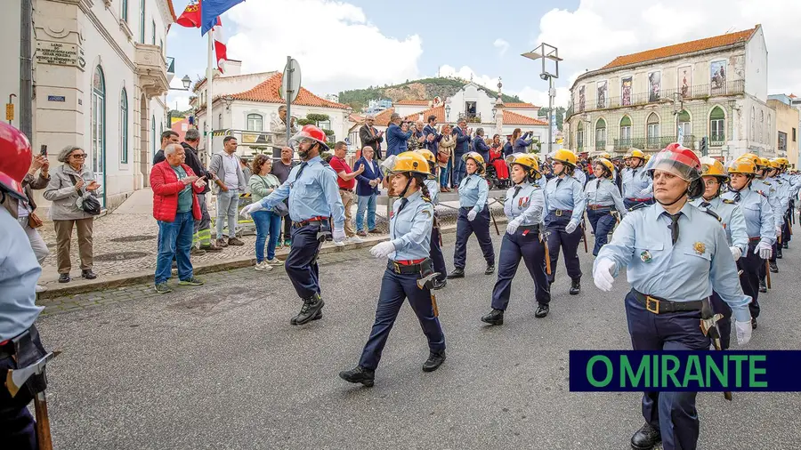 Vila Franca de Xira celebrou Dia Municipal do Bombeiro com homenagem às corporações