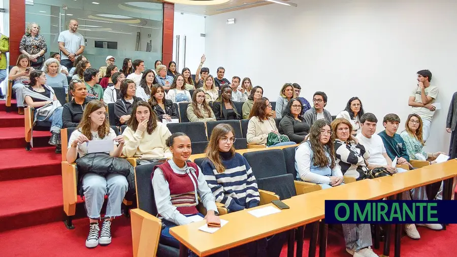 Alpiarça entrega 44 bolsas de estudo a alunos do ensino superior Alpiarça entrega 44 bolsas de estudo a alunos do ensino superior