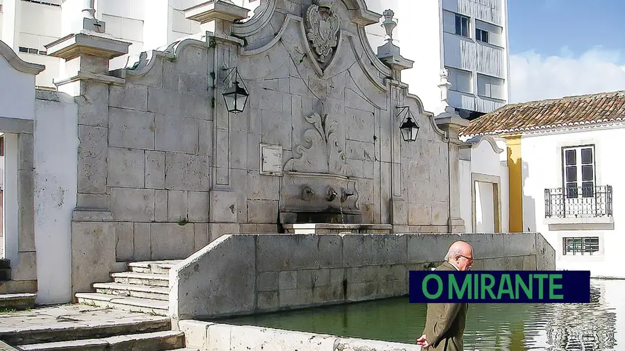 Chafariz pombalino de Arruda dos Vinhos recebe obras para impedir fugas de água Chafariz pombalino de Arruda dos Vinhos recebe obras para impedir fugas de água