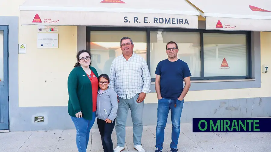 Entre danças e cantares o Rancho da Romeira resiste ao tempo Entre danças e cantares o Rancho da Romeira resiste ao tempo