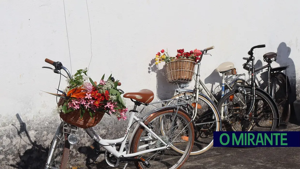 Passeio de Bicicletas Antigas na Moita do Norte com mais de 70 participantes