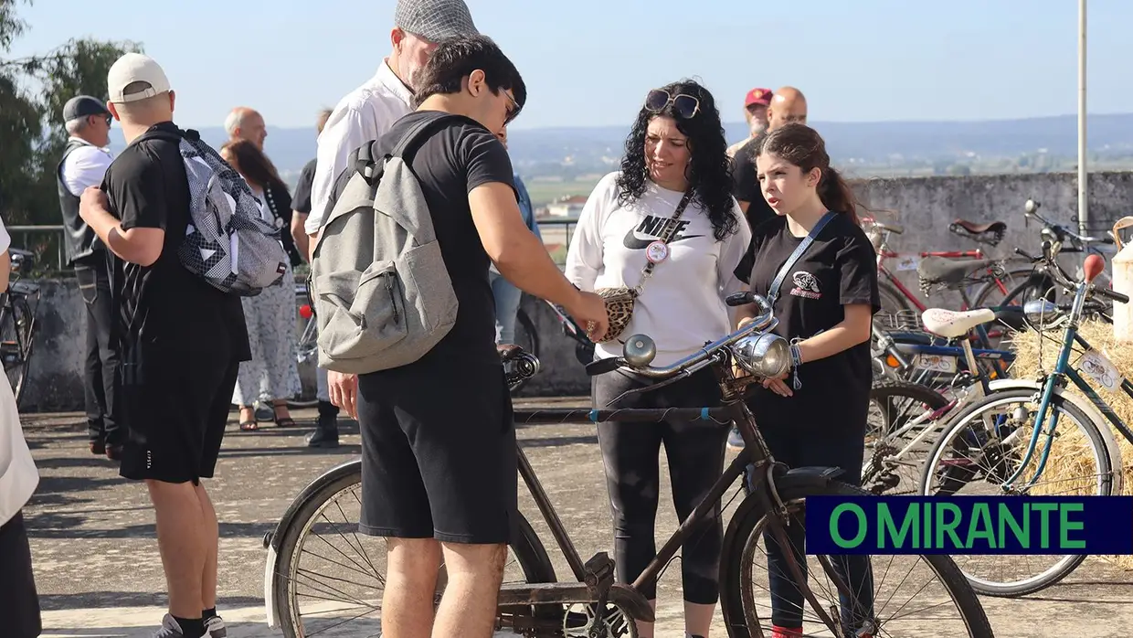 Passeio de Bicicletas Antigas na Moita do Norte com mais de 70 participantes
