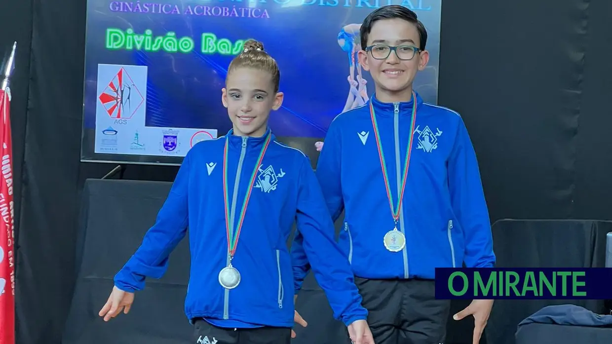 Académica de Santarém em grande plano no Distrital de Ginástica Acrobática