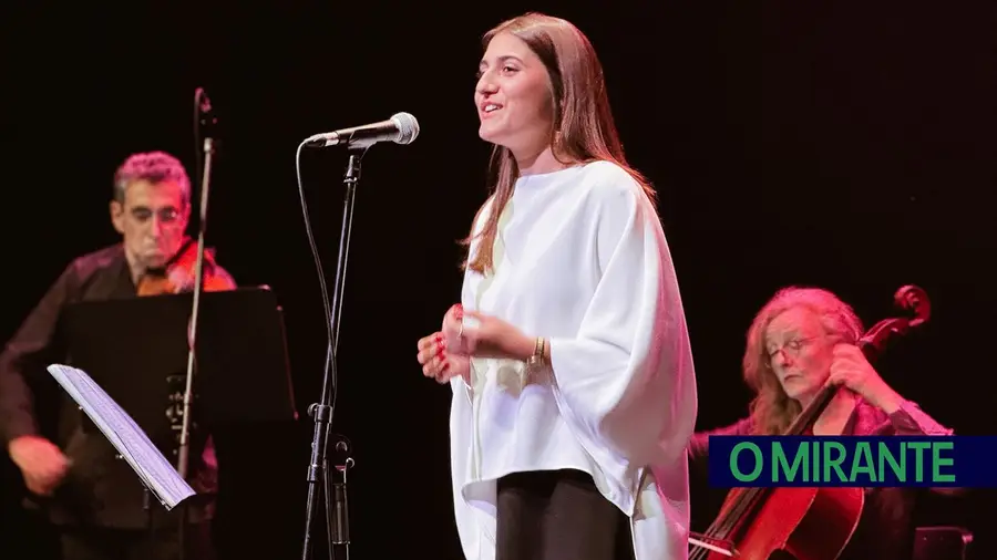 Concerto na Igreja da Misericórdia de Tomar em memória de Carlos Paredes e Mísia Concerto na Igreja da Misericórdia de Tomar em memória de Carlos Paredes e Mísia