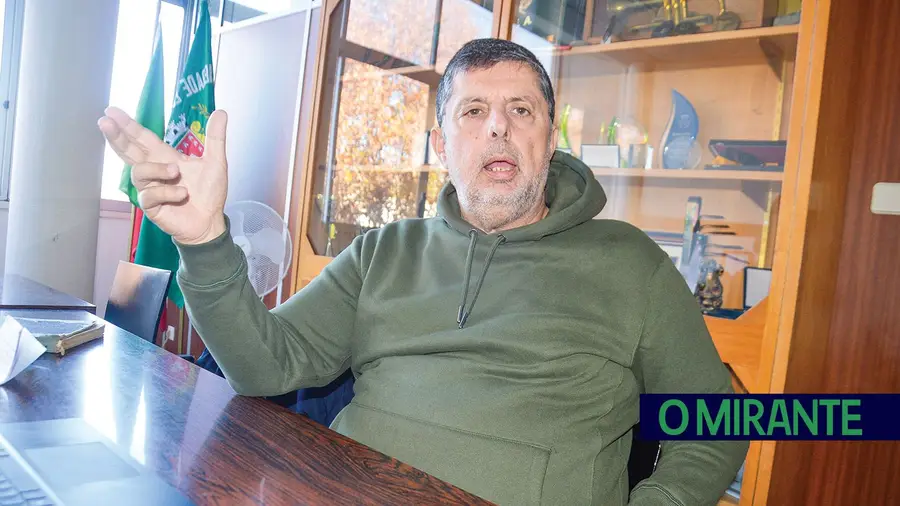 Jorge Zacarias continua na Euterpe Alhandrense depois de confrontos com a autarquia