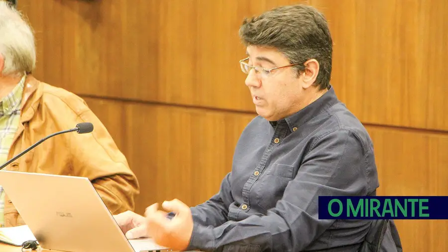 Vereador Vasco Damas dá o dito por não dito na reunião de câmara de Abrantes Vereador Vasco Damas dá o dito por não dito na reunião de câmara de Abrantes