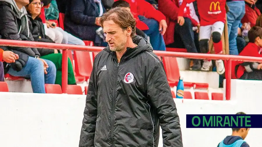 Carlos Fernandes vai continuar a orientar a União de Santarém Carlos Fernandes vai continuar a orientar a União de Santarém
