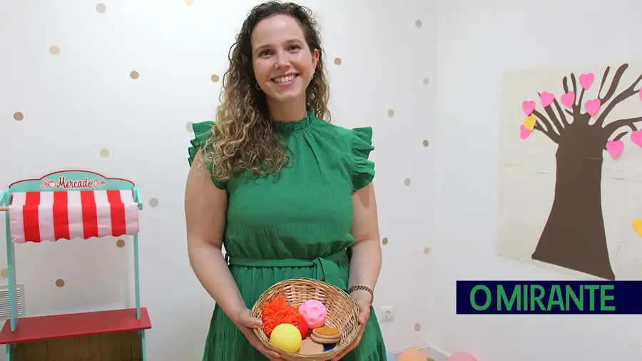 “Deixem as crianças brincar e brinquem com elas sem medo de entrar no seu mundo” “Deixem as crianças brincar e brinquem com elas sem medo de entrar no seu mundo”