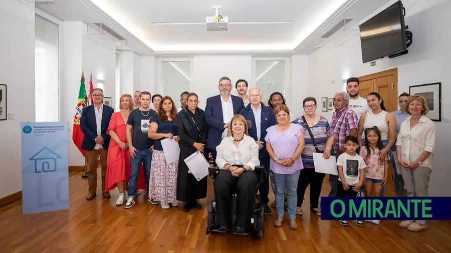 Mais 11 famílias receberam chaves de habitação pública em Vila Franca de Xira Mais 11 famílias receberam chaves de habitação pública em Vila Franca de Xira