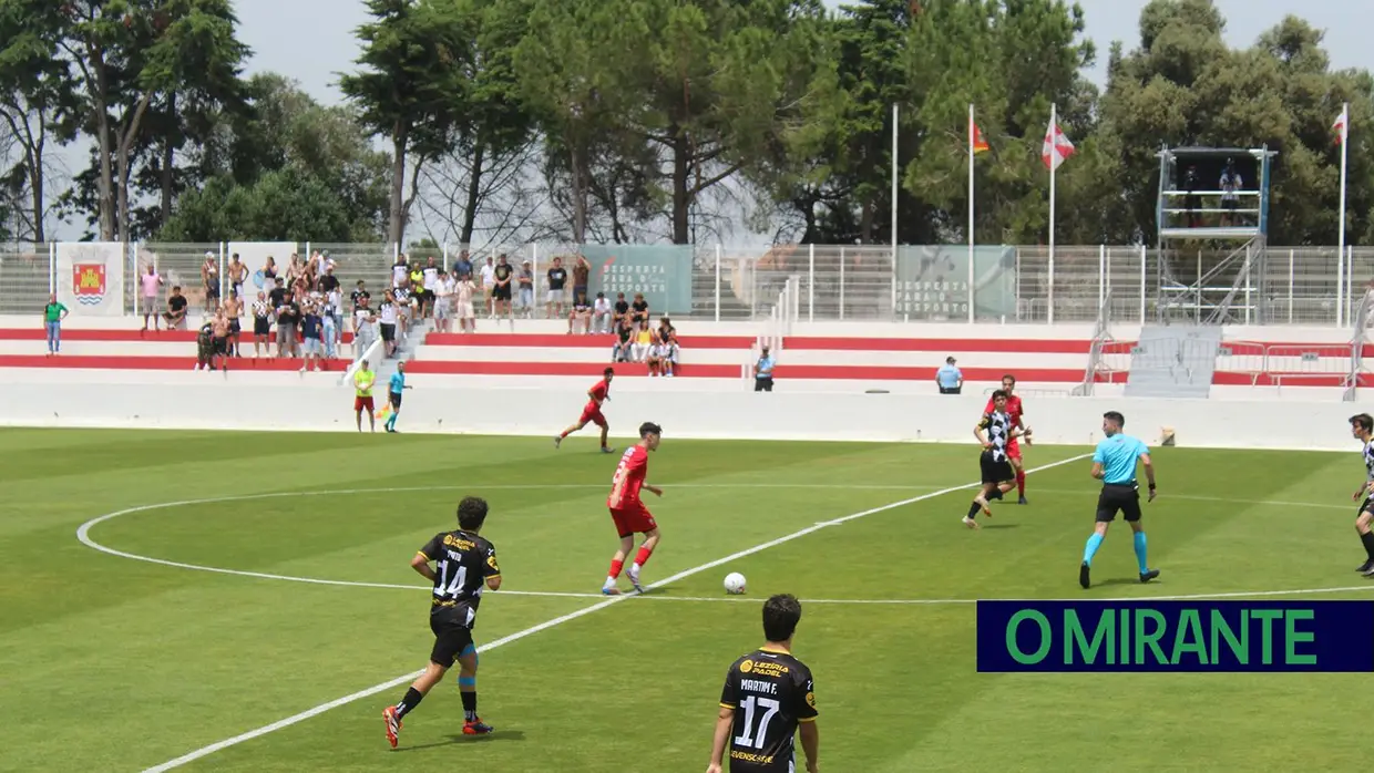 Ferreira do Zêzere conquista Taça do Ribatejo e faz a dobradinha no futebol distrital