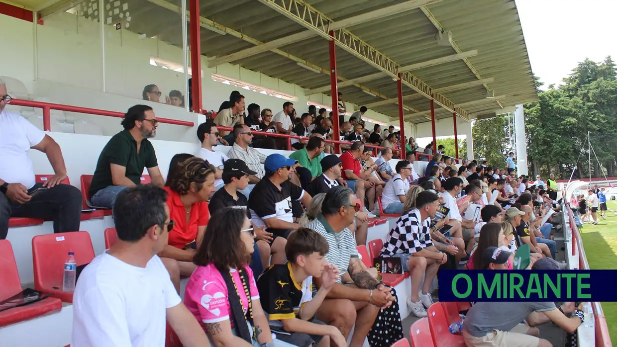 Ferreira do Zêzere conquista Taça do Ribatejo e faz a dobradinha no futebol distrital