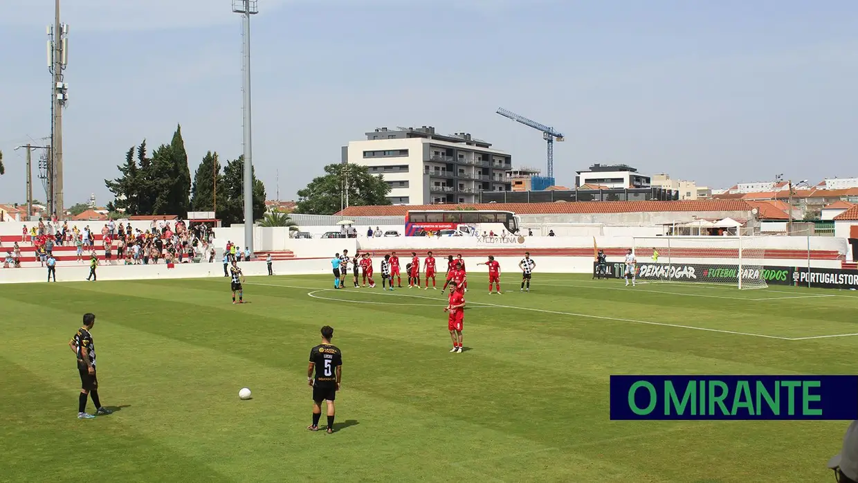 Ferreira do Zêzere conquista Taça do Ribatejo e faz a dobradinha no futebol distrital