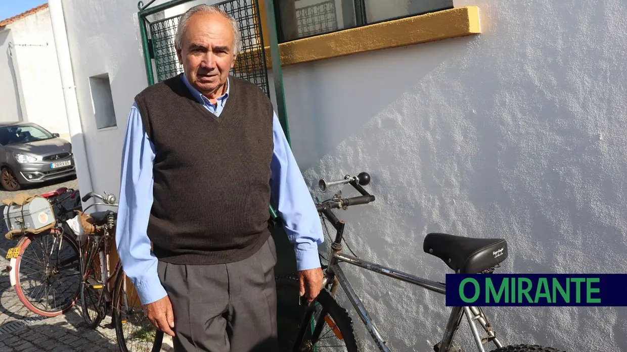 Encanto pelas bicicletas antigas une gerações e comunidade local na Moita do Norte