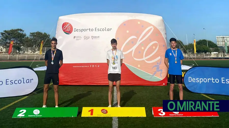 Aluno do Cartaxo é campeão nacional de atletismo no desporto escolar Aluno do Cartaxo é campeão nacional de atletismo no desporto escolar