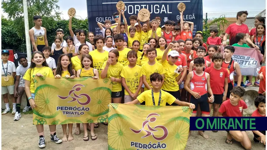 Jovens do Pedrógão Triatlo conquistam pódio colectivo na Golegã Jovens do Pedrógão Triatlo conquistam pódio colectivo na Golegã