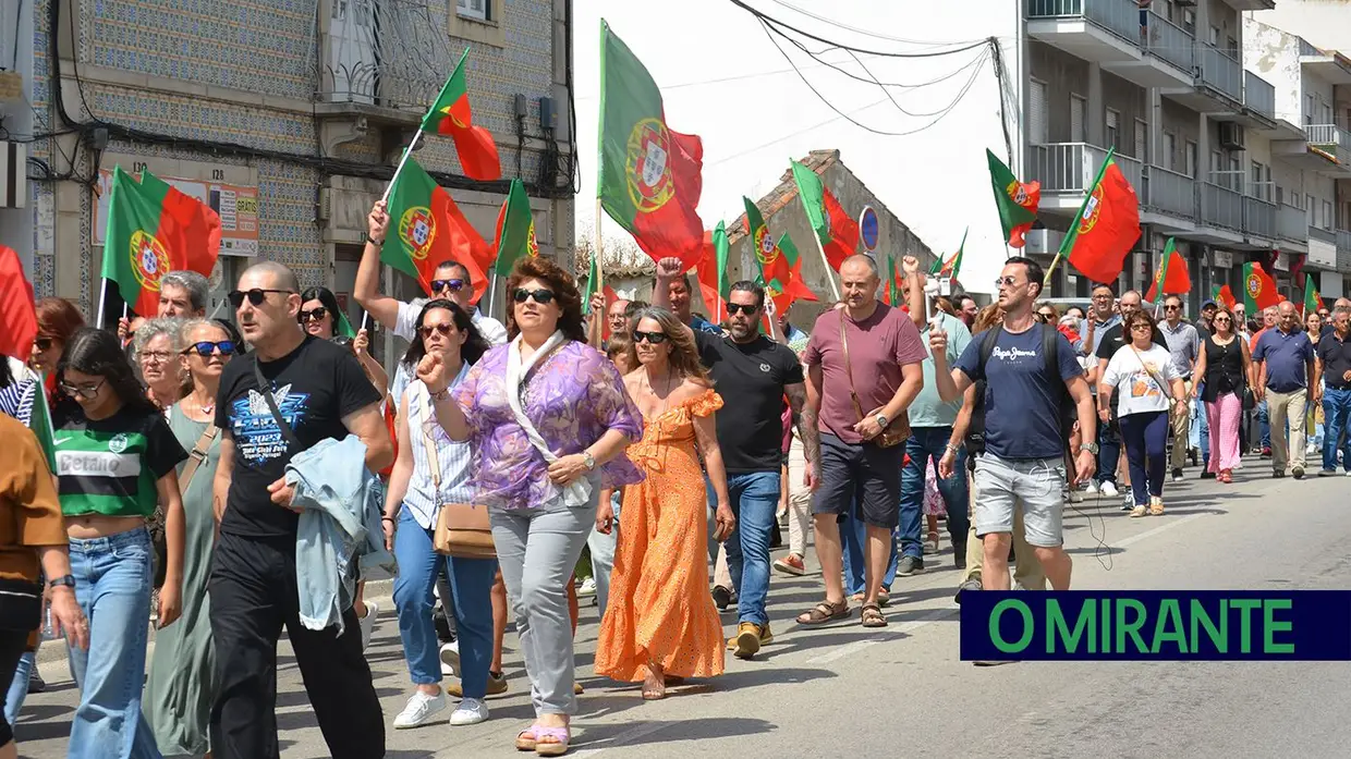 Manifestação em Samora Correia contra eventual mesquita junta duas centenas de pessoas