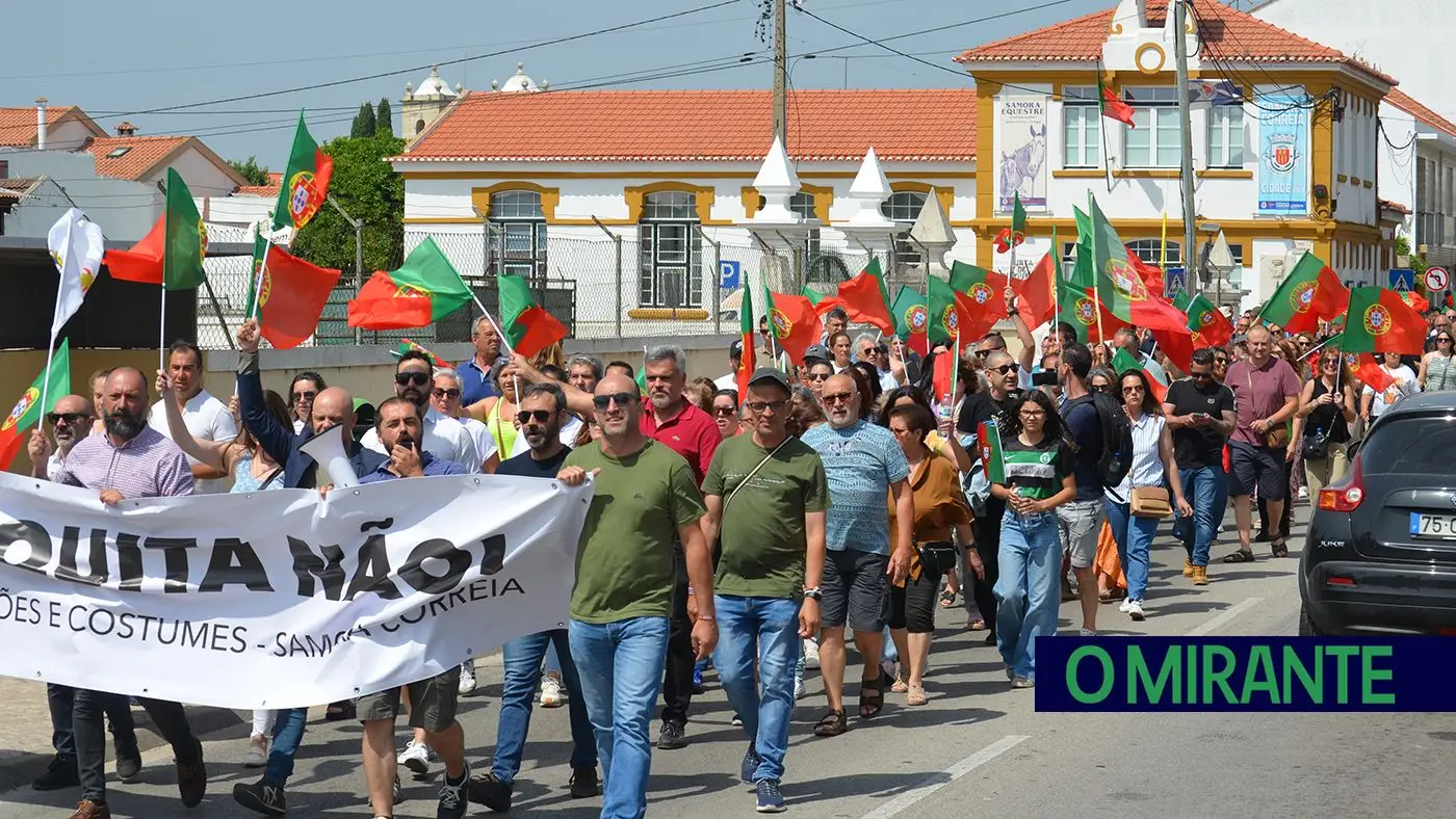 Manifestação em Samora Correia contra eventual mesquita junta duas centenas de pessoas