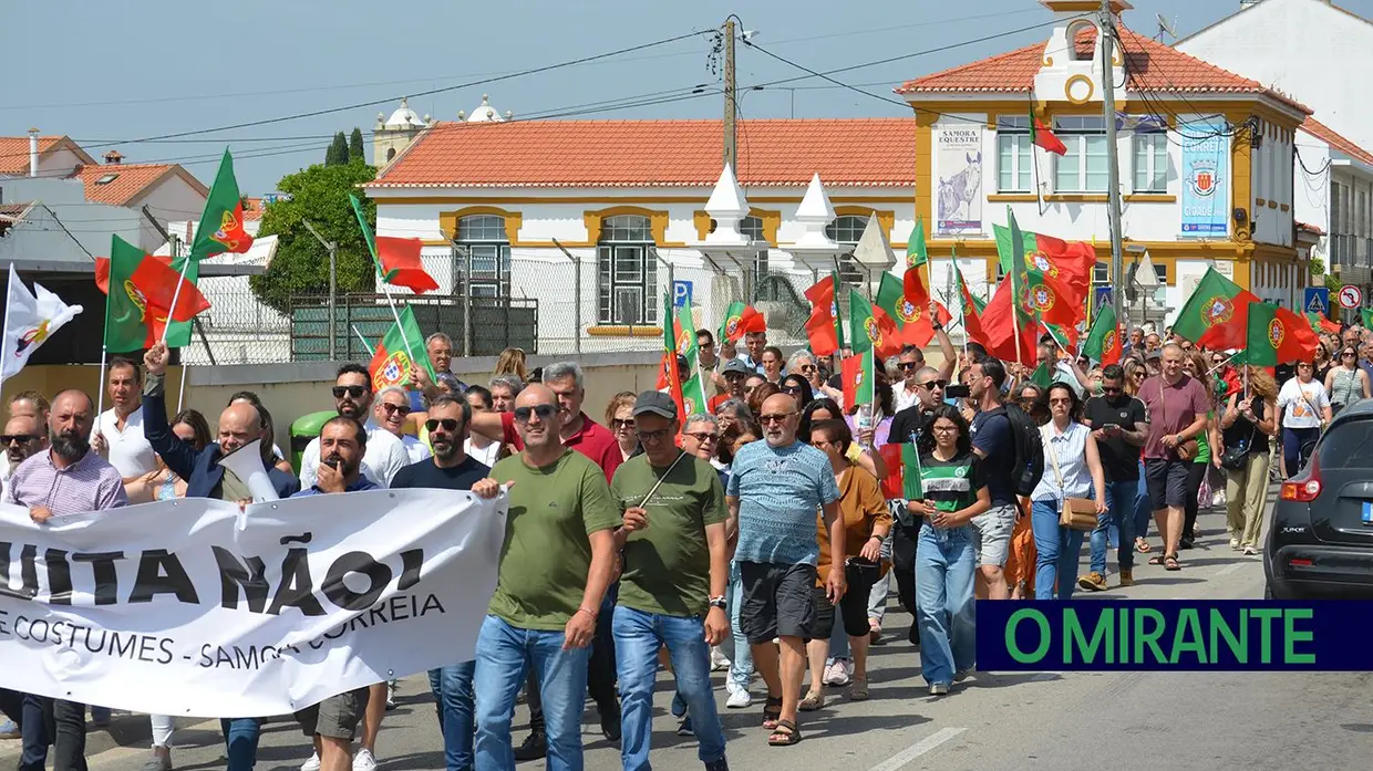 Manifestação em Samora Correia contra eventual mesquita junta duas centenas de pessoas