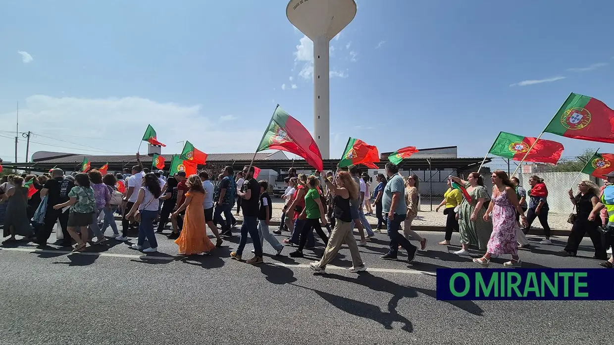Manifestação em Samora Correia contra eventual mesquita junta duas centenas de pessoas