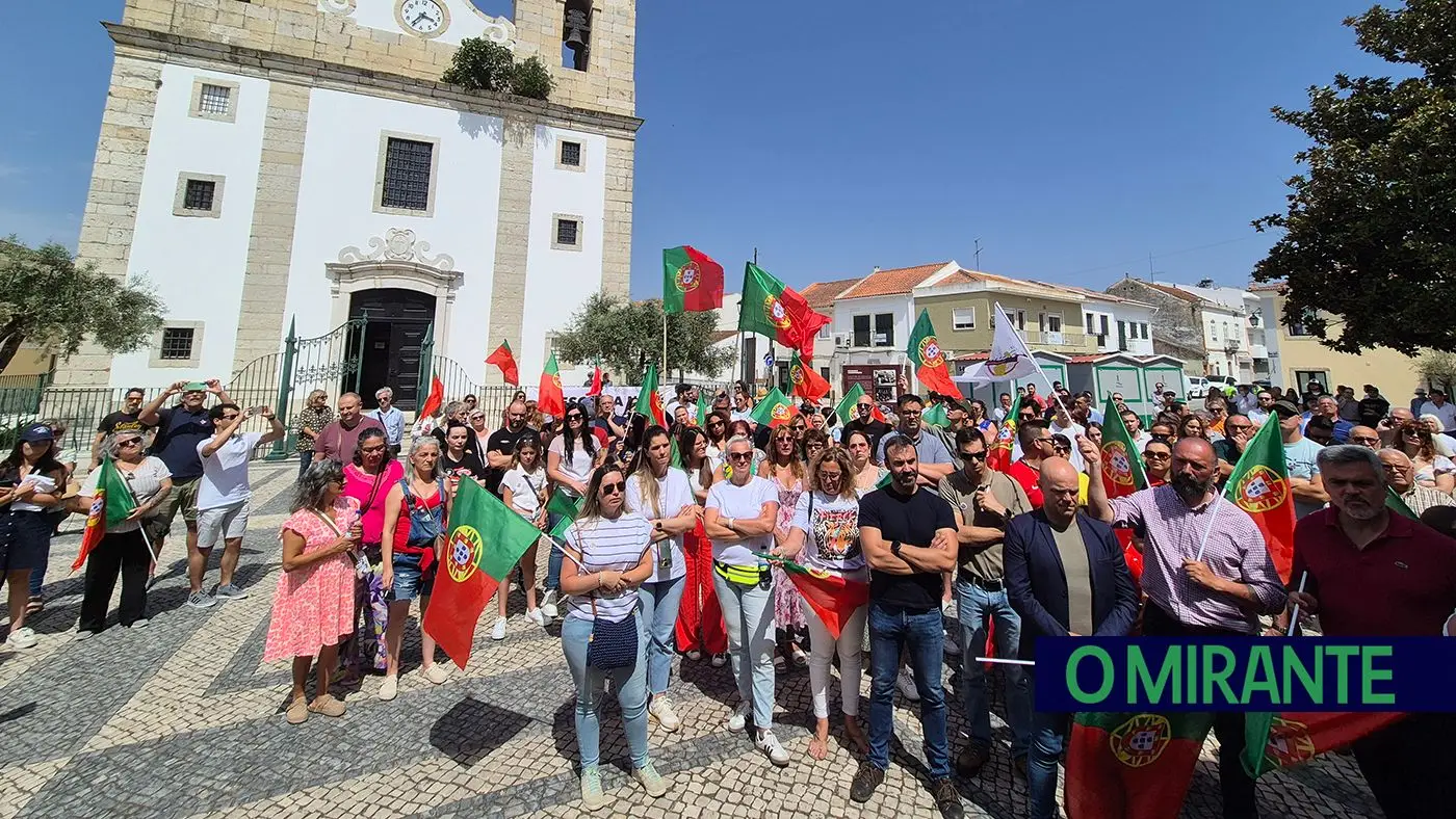 Manifestação em Samora Correia contra eventual mesquita junta duas centenas de pessoas