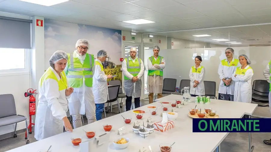 Presidente de Vila Franca de Xira visitou instalações da Kagome Foods Portugal em Castanheira do Ribatejo Presidente de Vila Franca de Xira visitou instalações da Kagome Foods Portugal em Castanheira do Ribatejo