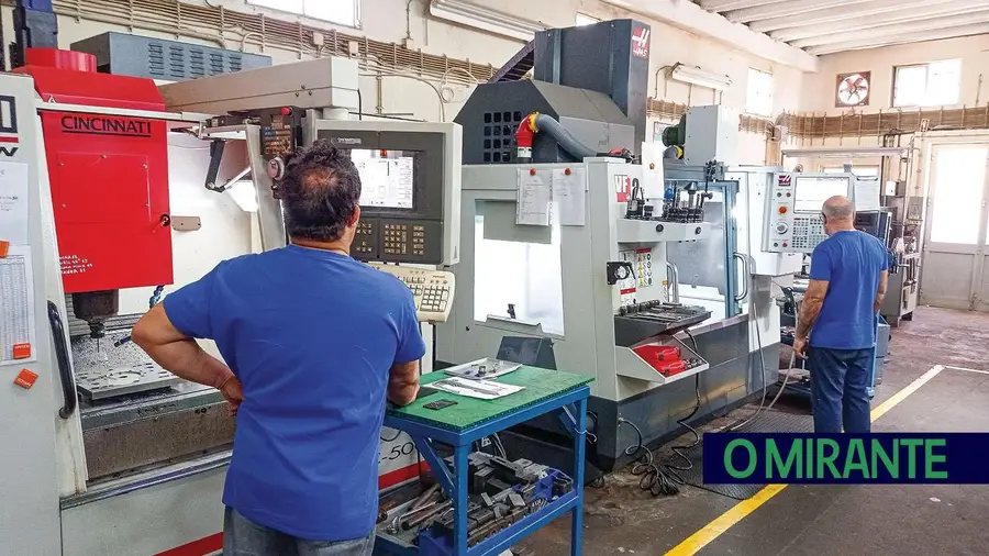 A Mecimolde fabrica e faz manutenção de moldes para indústria de plásticos A Mecimolde fabrica e faz manutenção de moldes para indústria de plásticos