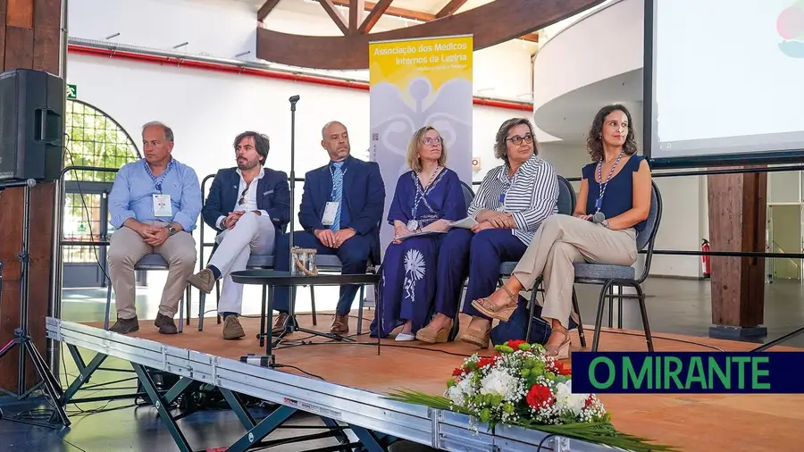 Médicos de família reuniram-se em Almeirim para discutir desafios e prioridades Médicos de família reuniram-se em Almeirim para discutir desafios e prioridades