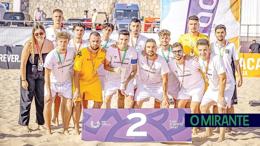Politécnico de Santarém é vice-campeão nacional de futebol de praia Politécnico de Santarém é vice-campeão nacional de futebol de praia