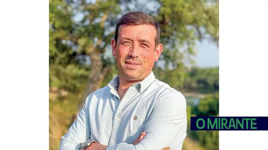 Tiago Carqueijeiro é o candidato do PSD à Câmara de Alpiarça Tiago Carqueijeiro é o candidato do PSD à Câmara de Alpiarça