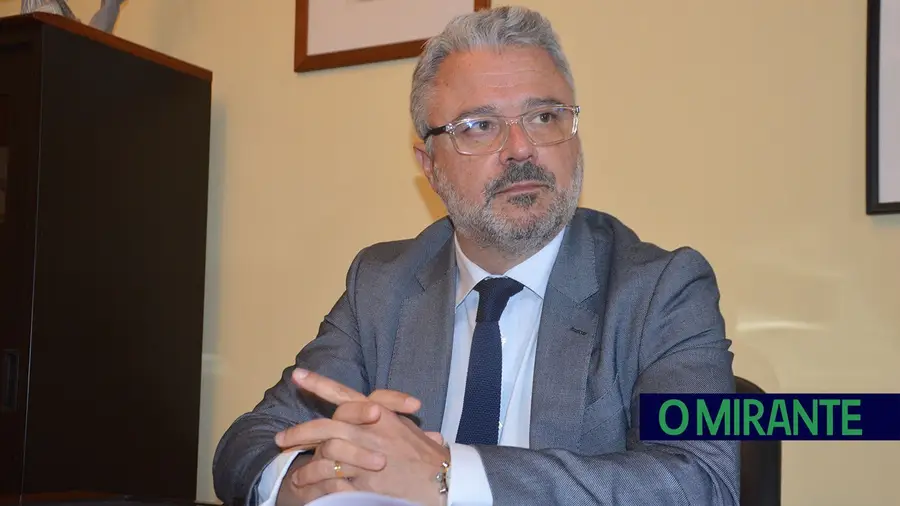 Arruda dos Vinhos compra novo autocarro para servir a comunidade e as associações Arruda dos Vinhos compra novo autocarro para servir a comunidade e as associações