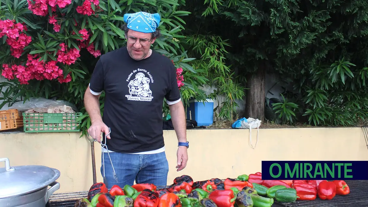 Festas de Santo António em Torres Novas fazem-se com muita cor, animação e boa comida