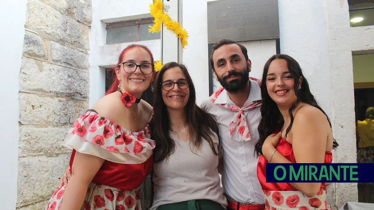 Festas de Santo António em Torres Novas fazem-se com muita cor, animação e boa comida