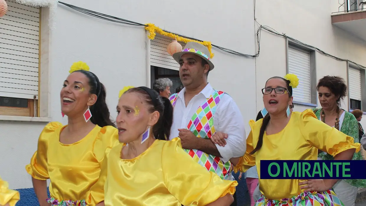 Festas de Santo António em Torres Novas fazem-se com muita cor, animação e boa comida
