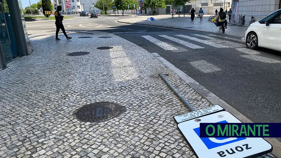 Vandalismo causa estragos no centro de Santarém Vandalismo causa estragos no centro de Santarém