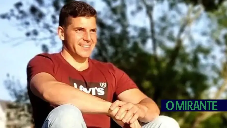 Cartaxo de luto por jovem GNR falecido em acidente Cartaxo de luto por jovem GNR falecido em acidente