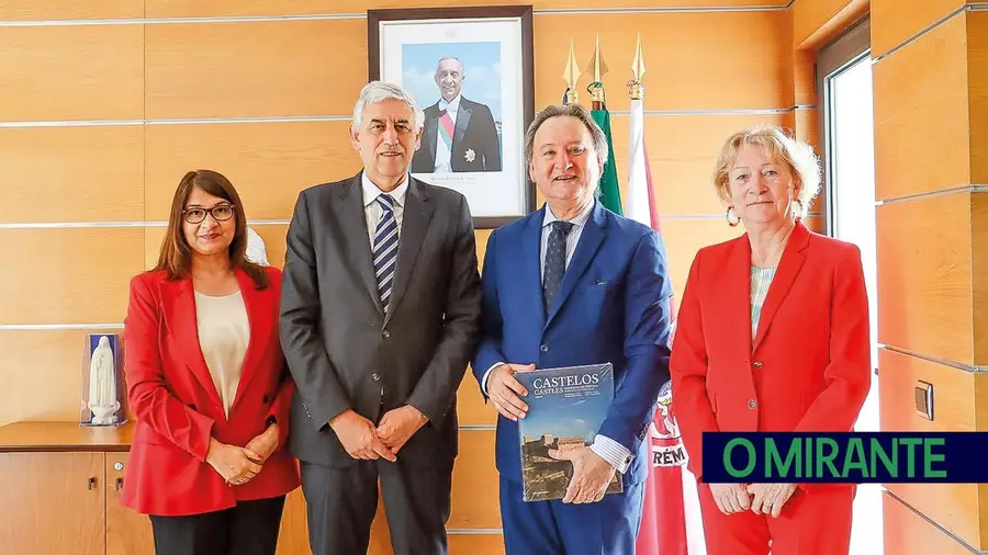 Município de Ourém recebe representantes diplomáticos do Paraguai Município de Ourém recebe representantes diplomáticos do Paraguai